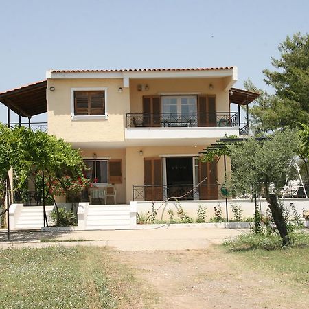Villa Vlichos Amarynthos Exteriör bild