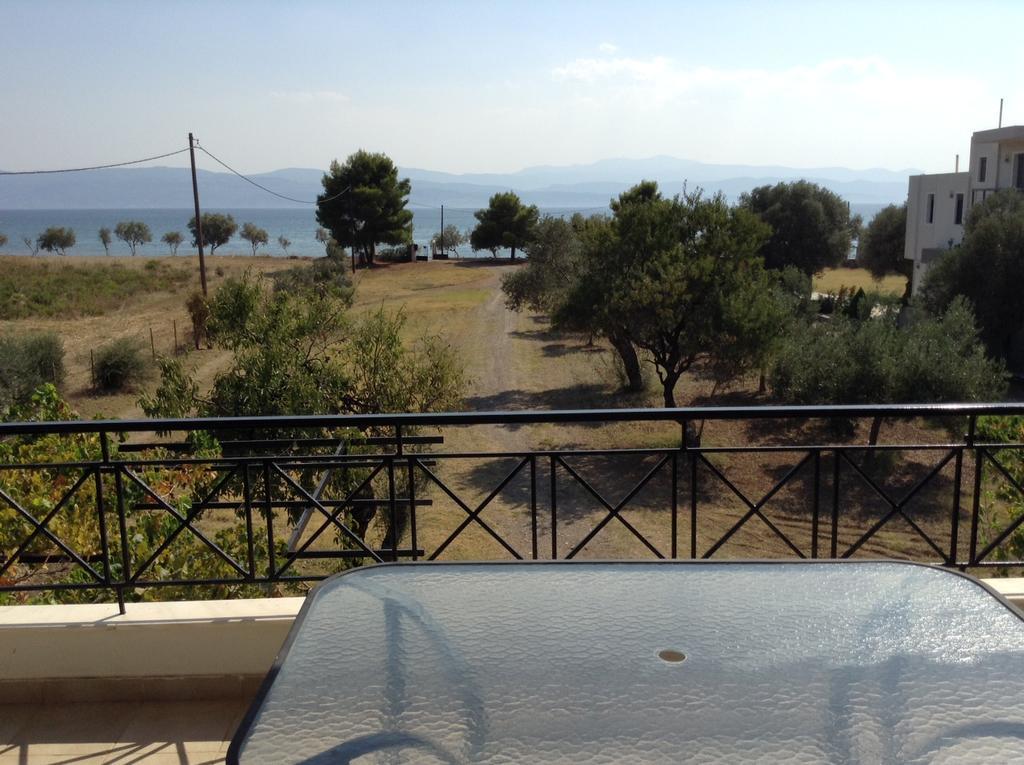 Villa Vlichos Amarynthos Exteriör bild