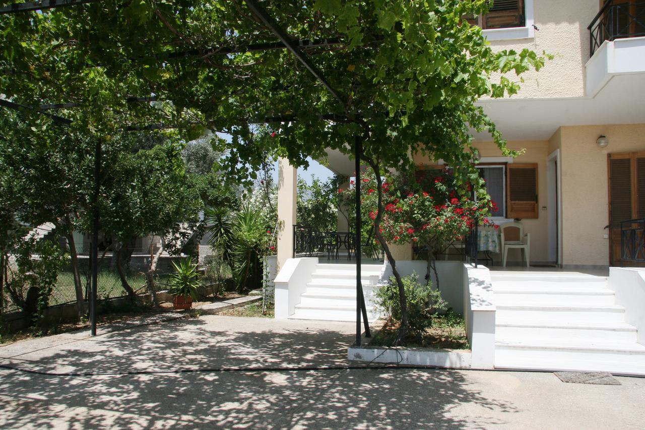 Villa Vlichos Amarynthos Exteriör bild