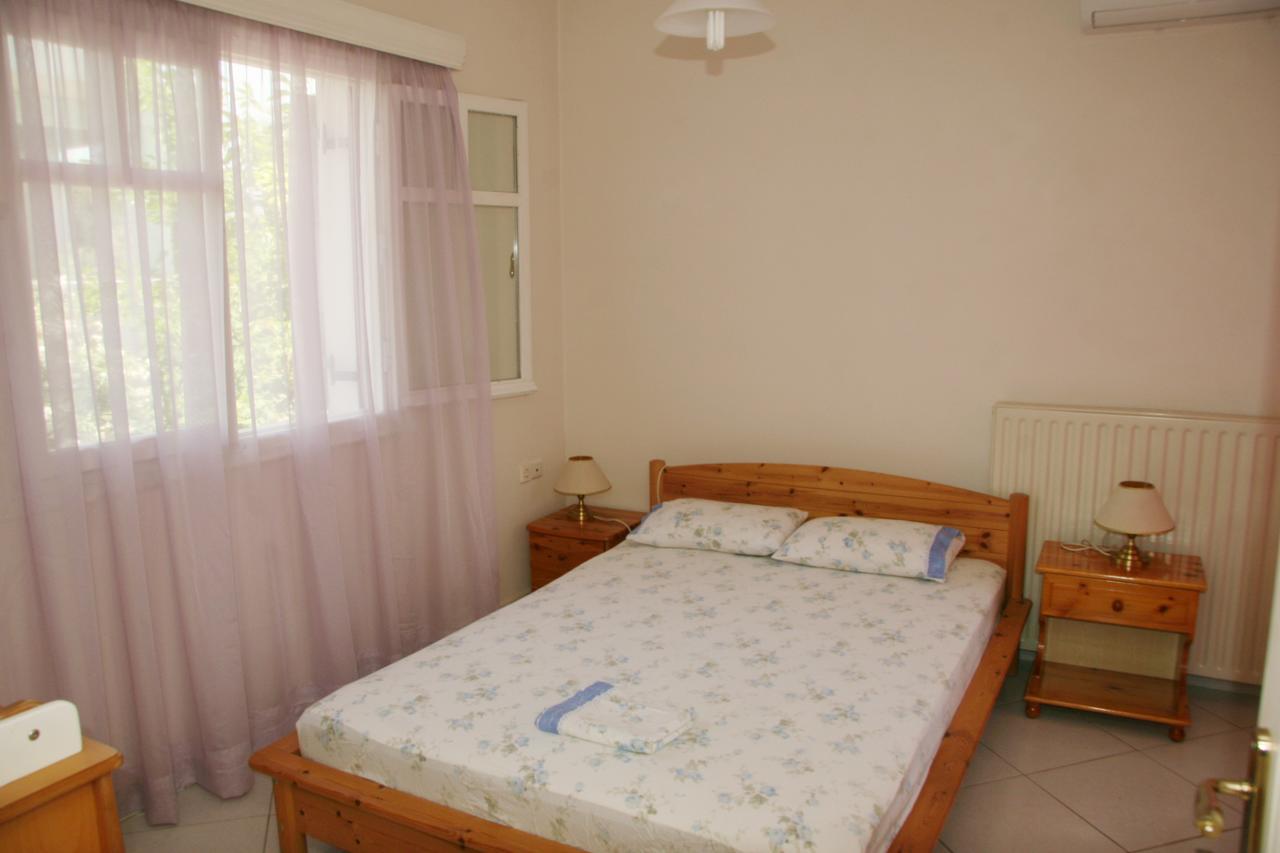 Villa Vlichos Amarynthos Exteriör bild
