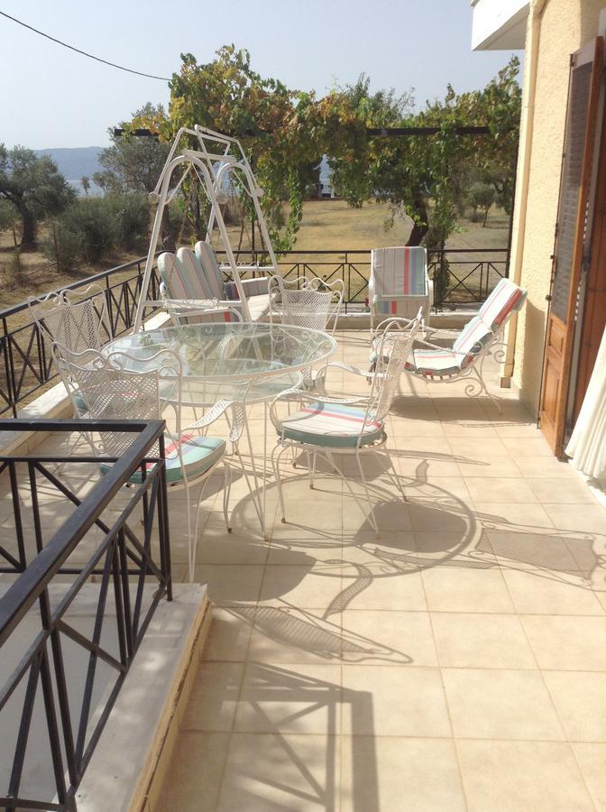Villa Vlichos Amarynthos Exteriör bild
